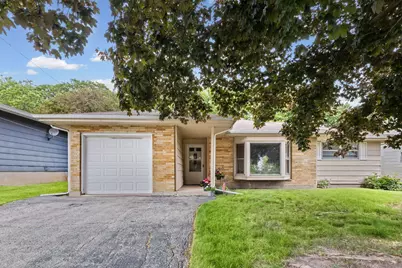 626 Greenbriar Lane, Lindenhurst, IL 60046 - Photo 1