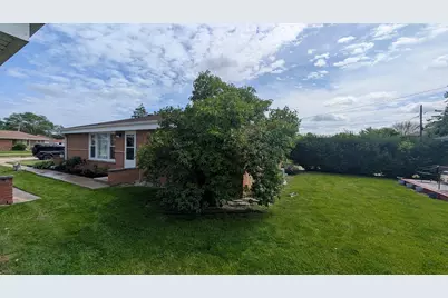 5151 Chase Avenue, Skokie, IL 60077 - Photo 21