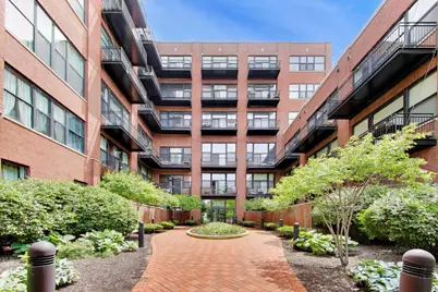 2323 W Pershing Road #327, Chicago, IL 60609 - Photo 3