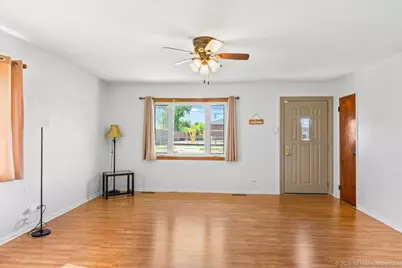 6328 W 85th Street, Burbank, IL 60459 - Photo 7