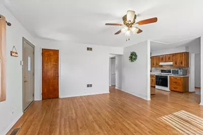6328 W 85th Street, Burbank, IL 60459 - Photo 5