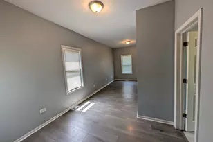 9035 S Exchange Ave, Chicago, IL 60617 - Photo 5