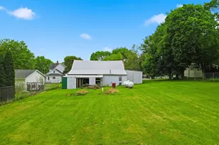 1301 Long St, Dixon, IL 61021 - Photo 13