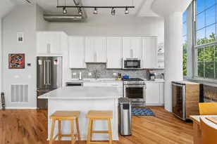 1801 W Larchmont Ave, Chicago, IL 60613 - Photo 9