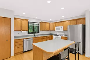 246 Red Hawk Rd, Hampshire, IL 60140 - Photo 9