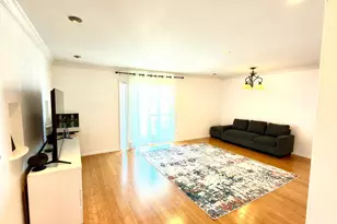910 Beau Dr, Des Plaines, IL 60016 - Photo 9