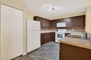1628 McClure Rd, Aurora, IL 60505 - Photo 25