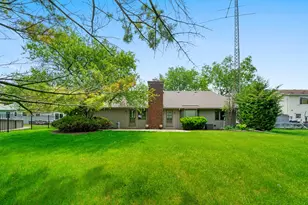 2445 Coach and Surrey Ln, Aurora, IL 60506 - Photo 25