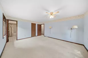 2445 Coach and Surrey Ln, Aurora, IL 60506 - Photo 17