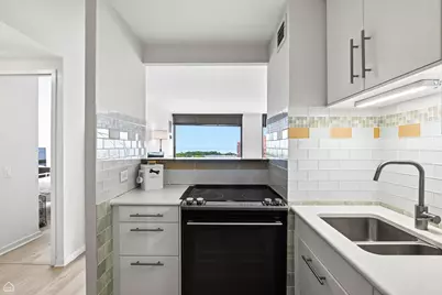 4343 N Clarendon Avenue #1812, Chicago, IL 60613 - Photo 5