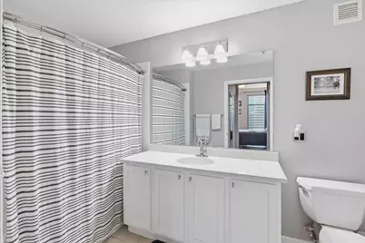 340 W Superior Street #1201, Chicago, IL 60654 - Photo 11