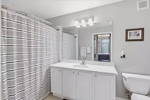 340 W Superior St, Chicago, IL 60654 - Photo 11