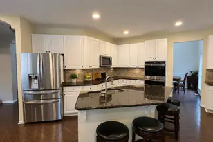 1844 S Robin Ct, Libertyville, IL 60048 - Photo 5