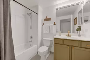 1033 W 14th Pl, Chicago, IL 60608 - Photo 13
