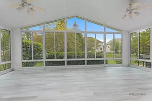 332 Colonial Dr, Vernon Hills, IL 60061 - Photo 11