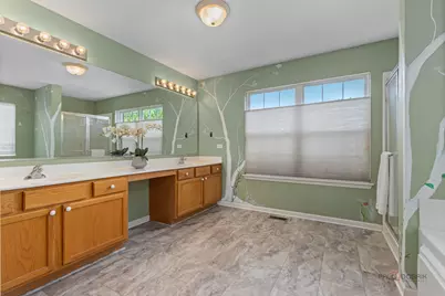 332 Colonial Drive, Vernon Hills, IL 60061 - Photo 17