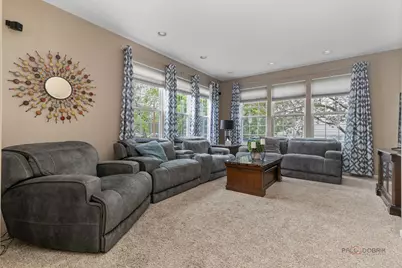 332 Colonial Drive, Vernon Hills, IL 60061 - Photo 5