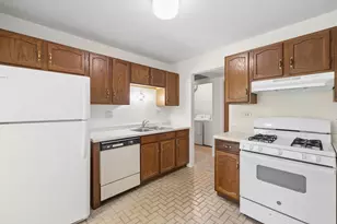 1575 Stonehill Ct, Wheaton, IL 60189 - Photo 9