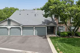 1575 Stonehill Ct, Wheaton, IL 60189 - Photo 3