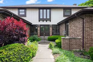 4211 Ridgeland Ln, Northbrook, IL 60062 - Photo 3