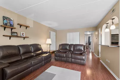 9111 S Roberts Road #7C, Hickory Hills, IL 60457 - Photo 5