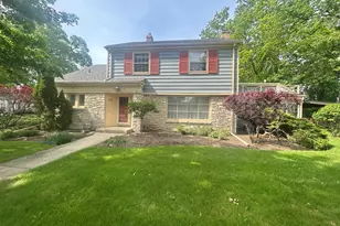 870 Morgan St, Elgin, IL 60123 - Photo 1