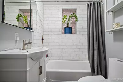 2142 W 18th Street, Chicago, IL 60608 - Photo 11