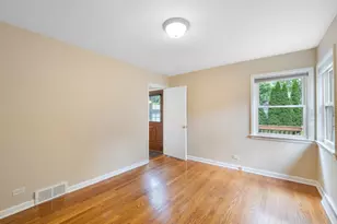 727 Harms Rd, Glenview, IL 60025 - Photo 9