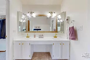 2090 S Valley Rd, Lombard, IL 60148 - Photo 25