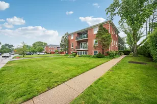 1855 Parkside Dr, Park Ridge, IL 60068 - Photo 3