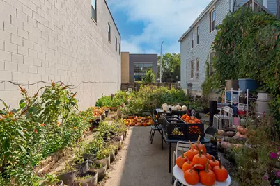 2054 W Grand Avenue, Chicago, IL 60612 - Photo 5