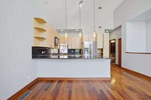 852 N Ashland Ave, Chicago, IL 60622 - Photo 11