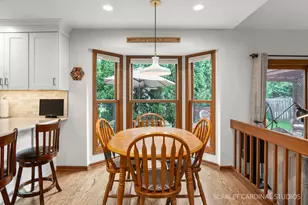 27W180 Chestnut Ln, Winfield, IL 60190 - Photo 9