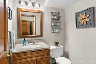 27W180 Chestnut Ln, Winfield, IL 60190 - Photo 13