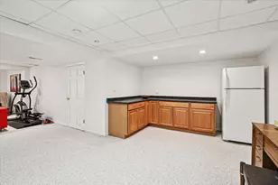 2952 Liberty Ln, Lindenhurst, IL 60046 - Photo 25