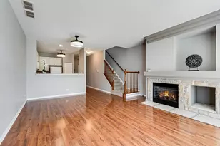 913 Genesee Dr, Naperville, IL 60563 - Photo 3