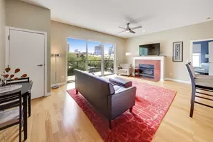 647 N Green St, Chicago, IL 60642 - Photo 3
