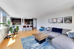 200 N Dearborn St, Chicago, IL 60601 - Photo 3