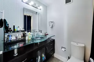 200 N Dearborn St, Chicago, IL 60601 - Photo 9