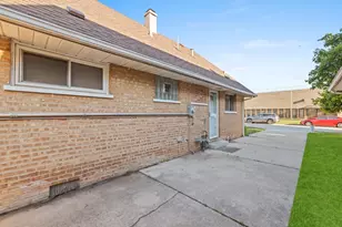 8422 W 45th St, Lyons, IL 60534 - Photo 27
