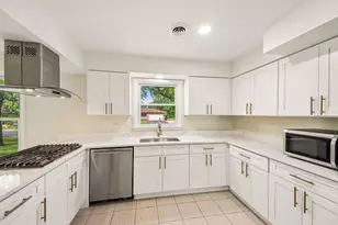 15725 New England Ave, Tinley Park, IL 60477 - Photo 9