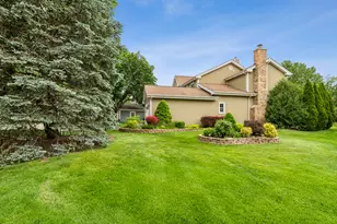 687 Rose Ln, Bartlett, IL 60103 - Photo 23