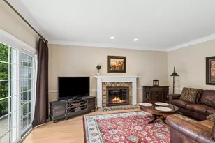 687 Rose Ln, Bartlett, IL 60103 - Photo 9