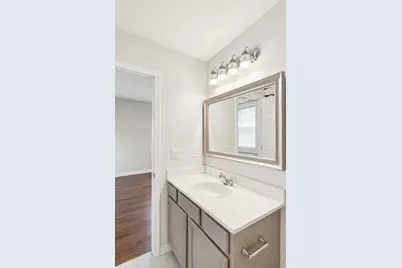 111 S Bartlett Road, Streamwood, IL 60107 - Photo 11