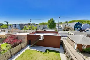 2437 W Foster Ave, Chicago, IL 60625 - Photo 15