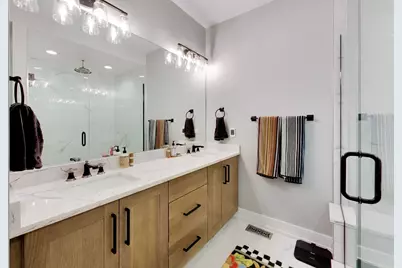 2437 W Foster Avenue #202, Chicago, IL 60625 - Photo 21