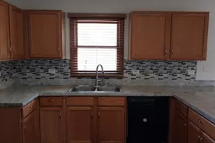 5420 Hillside Dr, McHenry, IL 60050 - Photo 9