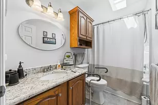 236 Forestview Dr, Crystal Lake, IL 60014 - Photo 15