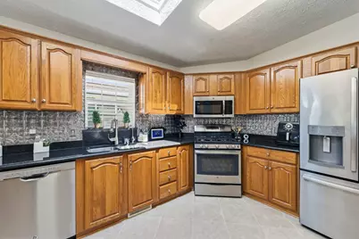 236 Forestview Drive, Crystal Lake, IL 60014 - Photo 5