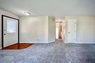 120 Inverness Ct, Elk Grove Village, IL 60007 - Photo 5